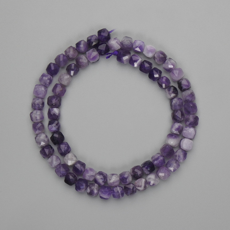 Amethyst beads, faceted cube, 5x5 mm, length approx. 37 cm, on thread