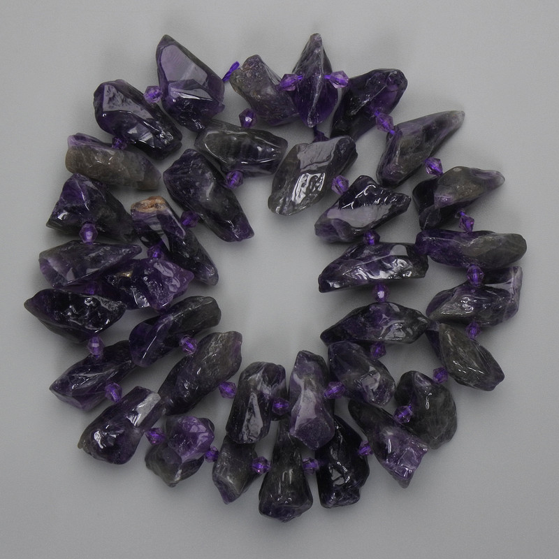 Faceted Amethyst Beads, Cut Stone, 23–27×8–10 mm +-, Seed Beads 3 mm +-, Length 39 cm