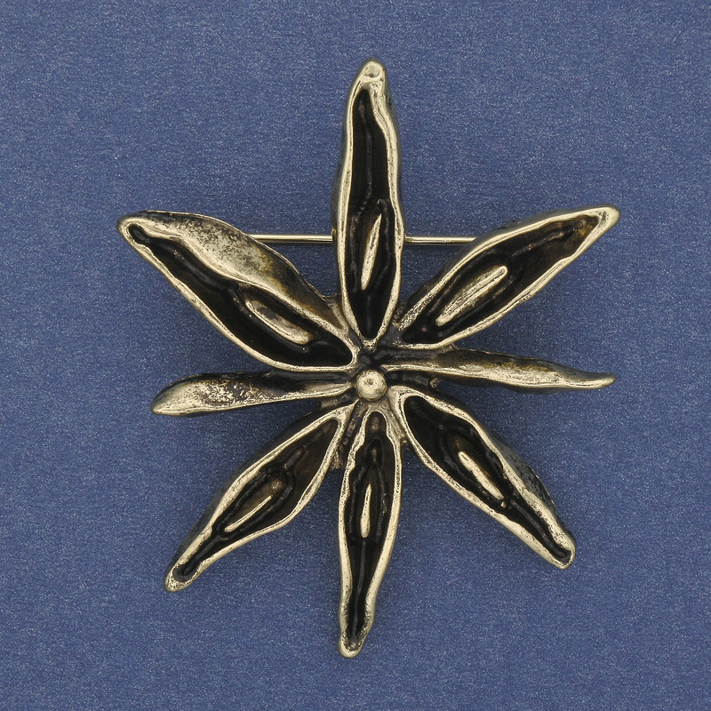 Brooch 'Flower' in gold-toned metal, 47 mm+