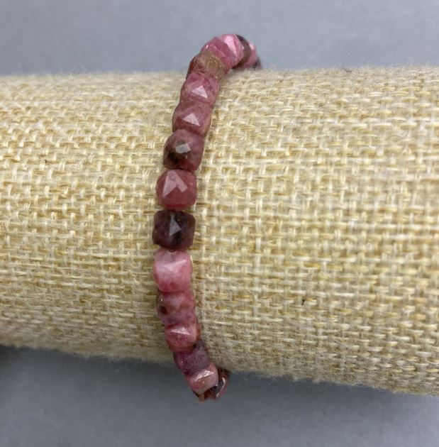 Rhodonite Bracelet with Faceted Cubes, 5×5 mm, length 18 cm ±, stretch