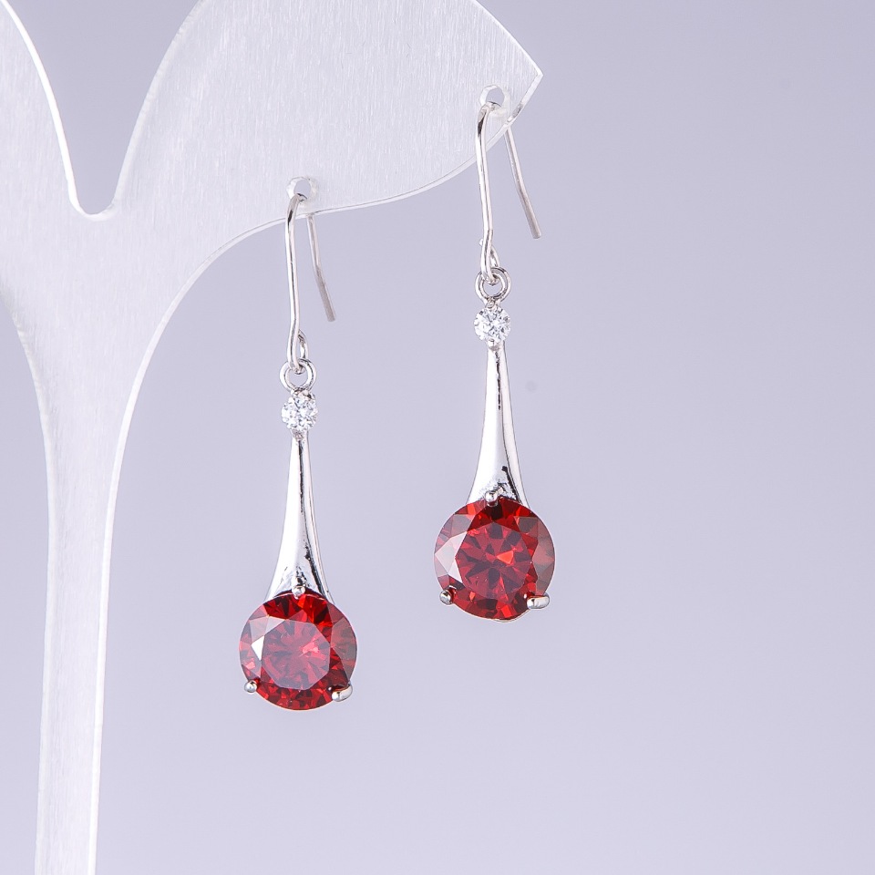 Earrings with red crystals, diameter 10mm, length 4cm