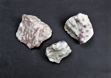 Raw Tourmaline Natural Stone (Price per 100 g)