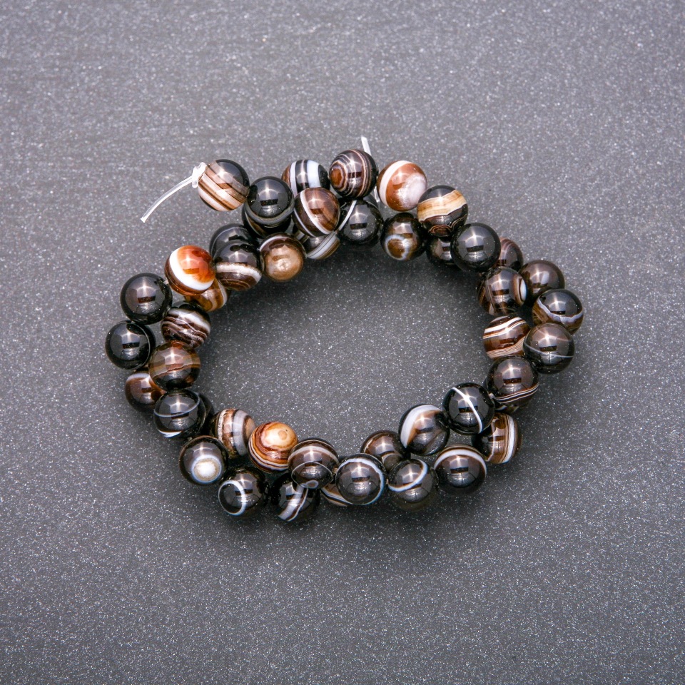 Agate Beads on Thread, Smooth Round Beads, 8 mm Diameter, 38 cm Length