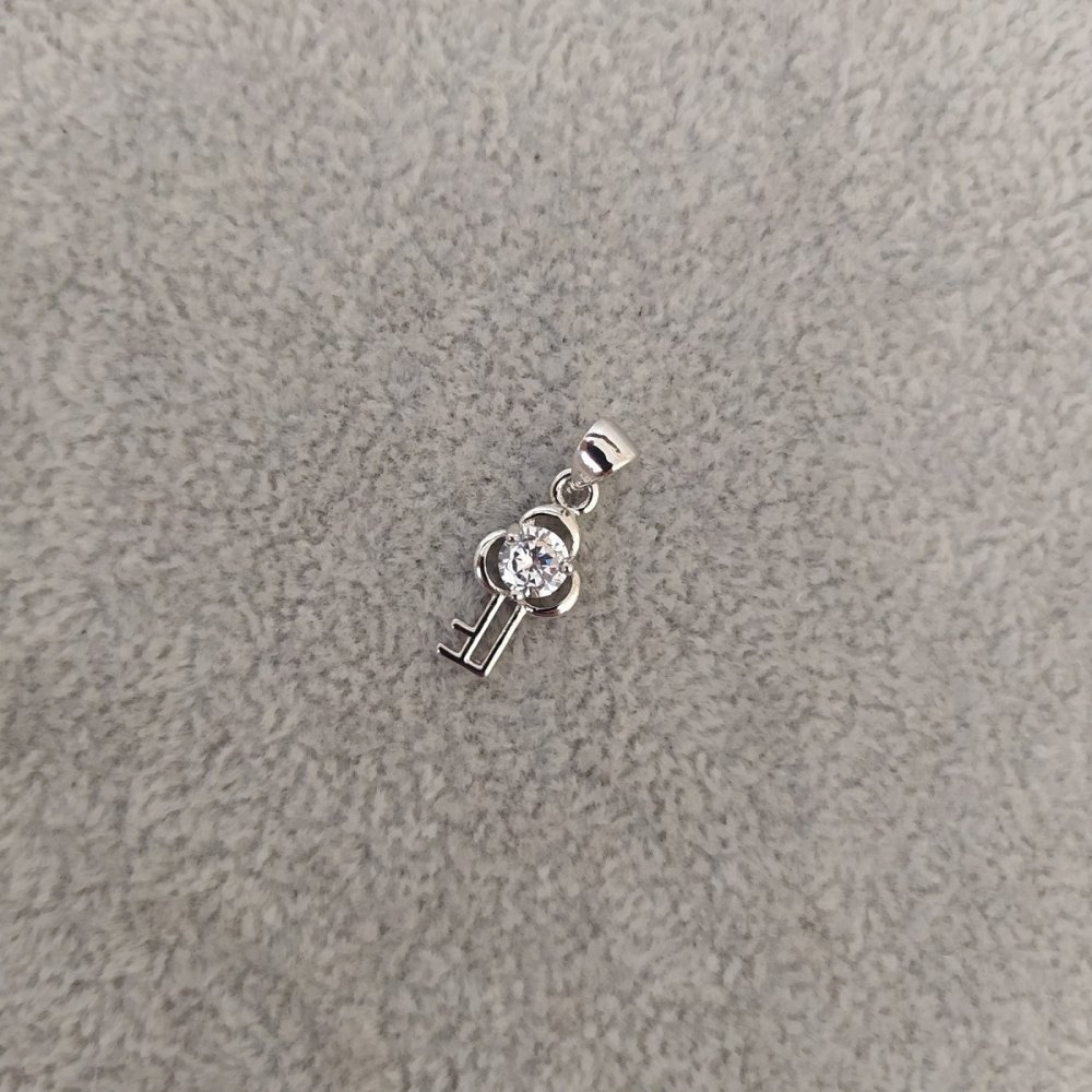 Crystal pendant, diameter 8x17 mm