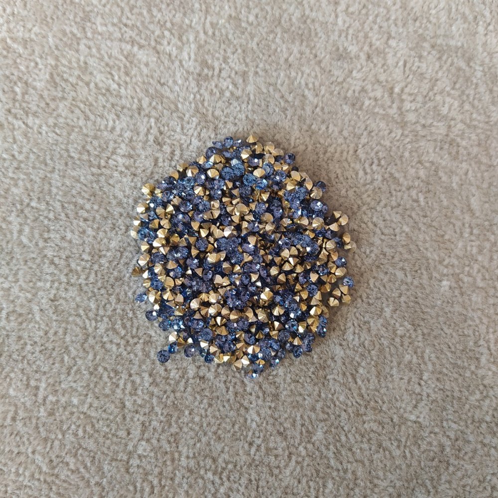 Blue Rhinestones, 3 mm diameter (+/-), per pack 4 g (+/-)