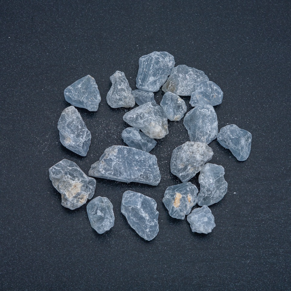 Souvenir Natural Untreated Aquamarine Tumbled Stone (price per 100 g.)