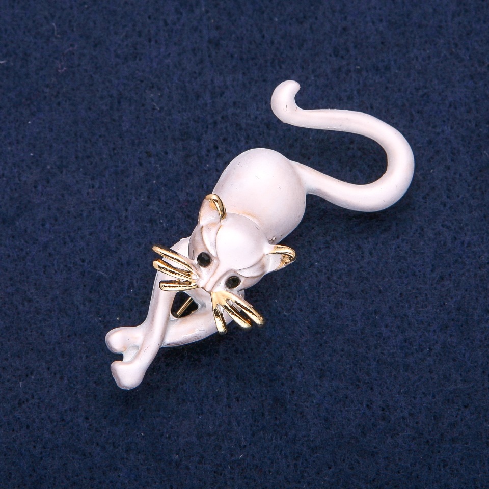 Brooch Kitty gray enamel, gold-tone metal 25×55 mm