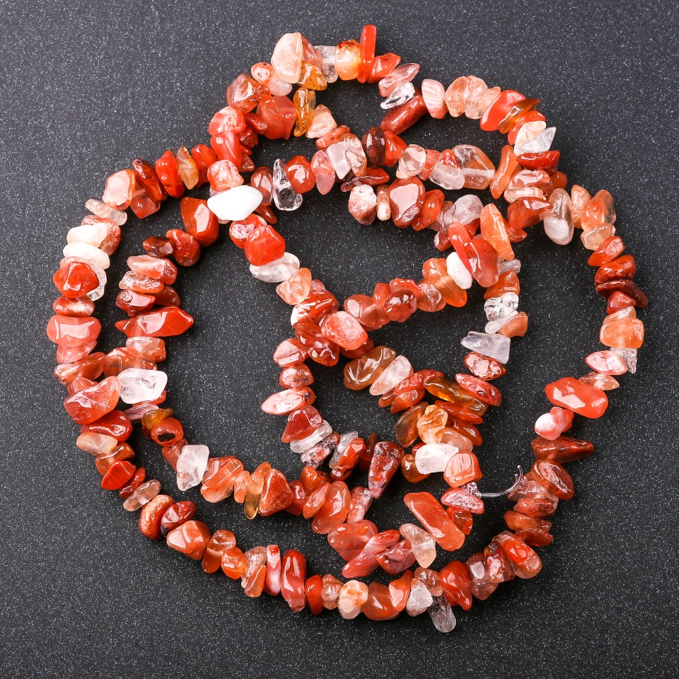 Carnelian chip beads, 5–8×3–4 mm, 80 cm long