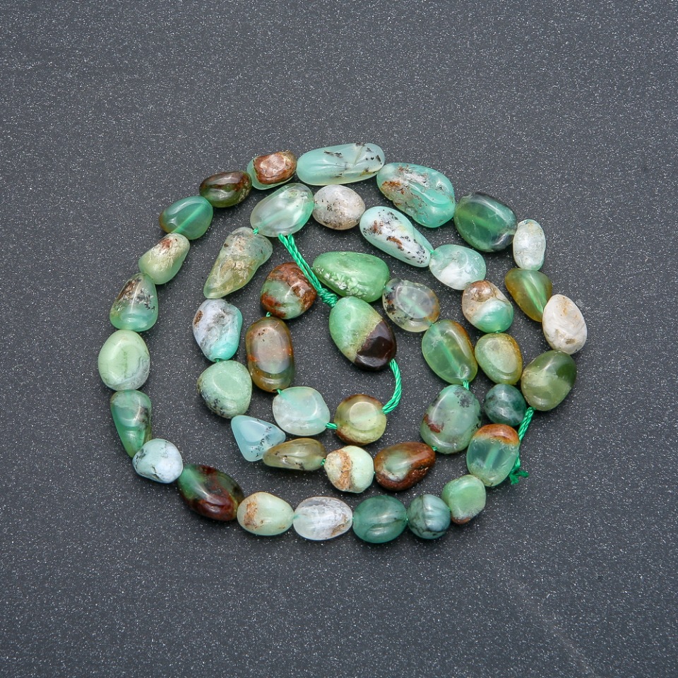 Chrysoprase beads on a thread, 9x7 mm, length 41 cm +