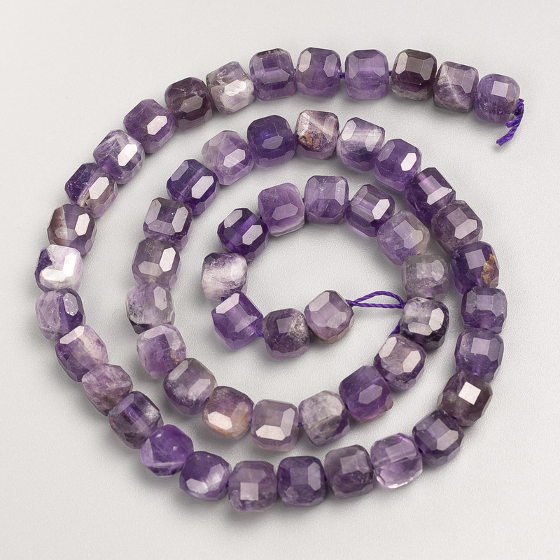 Faceted amethyst natural stone beads on thread, diameter 7mm±, length 39cm±