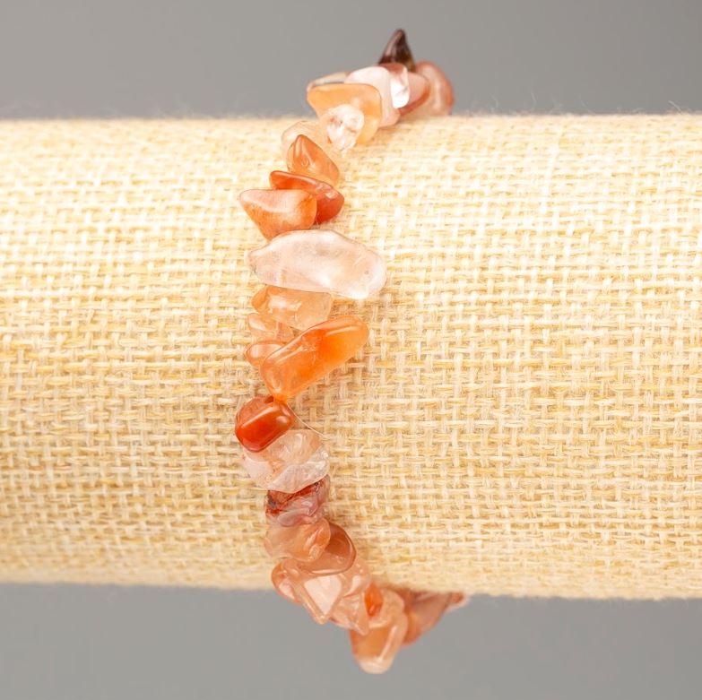 Bracelet with carnelian chips, 9x4 mm diameter, approx. 18 cm circumference on elastic