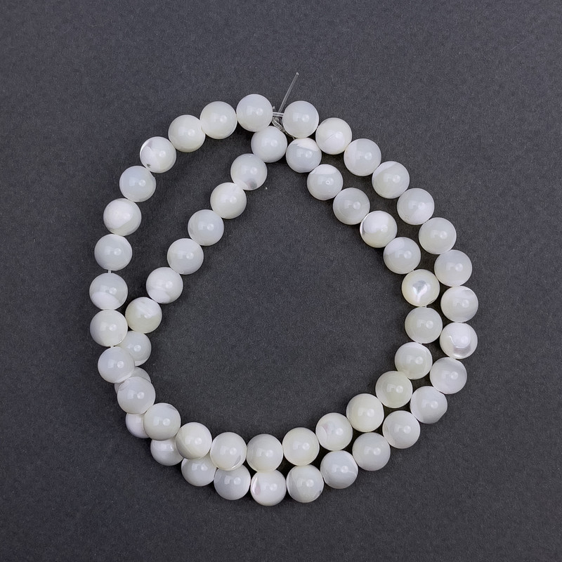 Mother-of-Pearl Beads, Smooth Round Bead, Diameter 7.5 mm, Length 39 cm on Thread