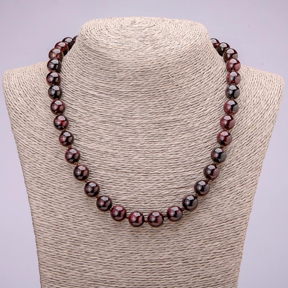Garnet necklace with natural stone, smooth beads, 10 mm diameter, 48 cm long