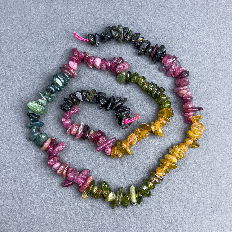 Tourmaline beads, natural stone chip, diameter 7×3 mm ± on thread, length 41 cm+