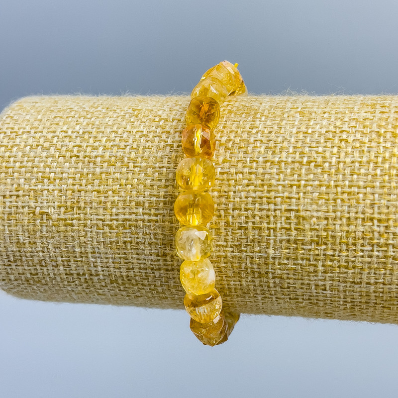Bracelet Citrine natural gemstone faceted cube, diameter 7x7 mm, length 18 cm (stretch)