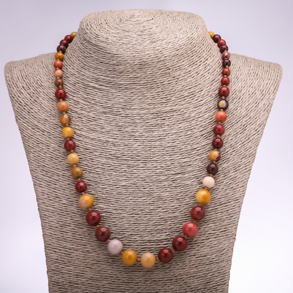 Mookaite Jasper Necklace with Smooth Beads in Increasing Sizes, Diameters 6-8-10 mm, Length 48 cm